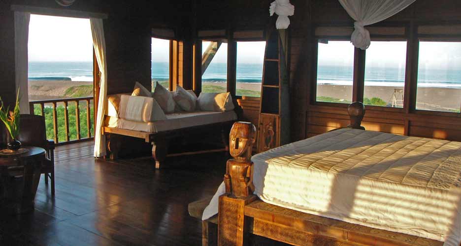 oceanfront, beachfront, villa rental toraja, bedroom