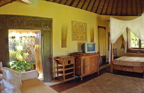 bungadesa villa irian bedroom