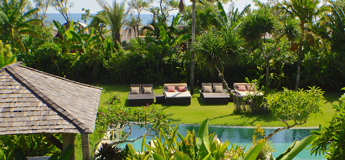 large gardenin beachfront Bali villa with Pool
